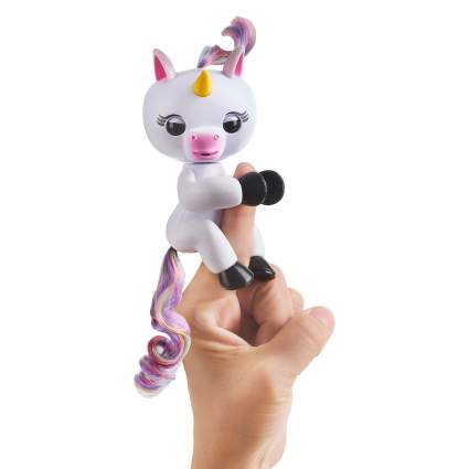 WOWWEE Fingerlings Interactive Baby Unicorn GIGI