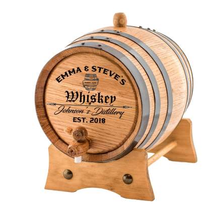 Mini whiskey aging barrel